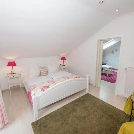 Boutique Martha צל-אם-זי